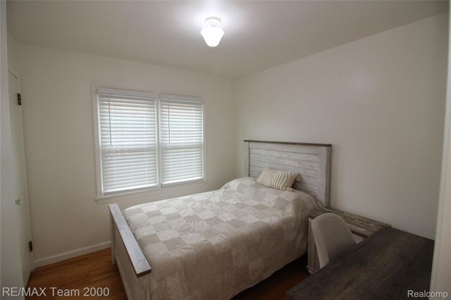 24301 Colgate Street, Dearborn Heights, MI 48125