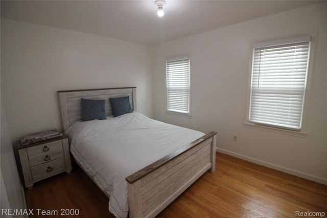 24301 Colgate Street, Dearborn Heights, MI 48125