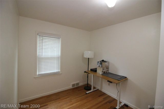 24301 Colgate Street, Dearborn Heights, MI 48125