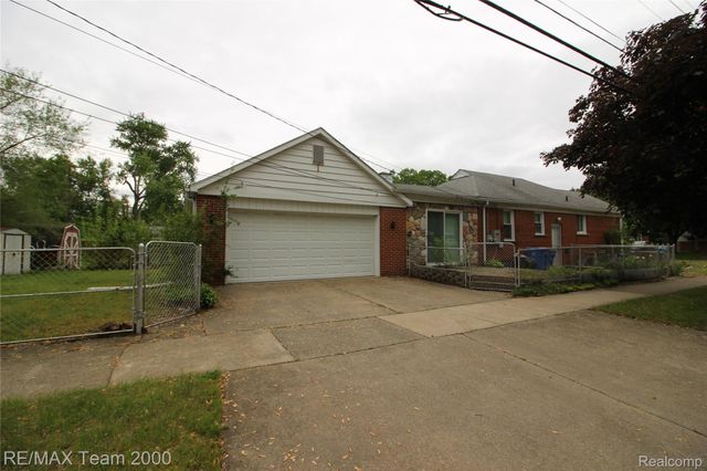 24301 Colgate Street, Dearborn Heights, MI 48125