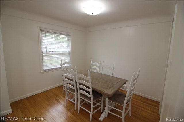 24301 Colgate Street, Dearborn Heights, MI 48125