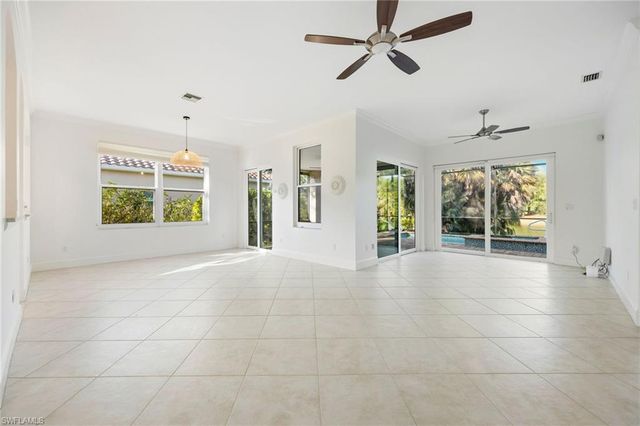 982 Fountain RUN, Naples, FL 34119