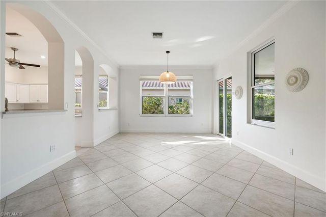 982 Fountain RUN, Naples, FL 34119