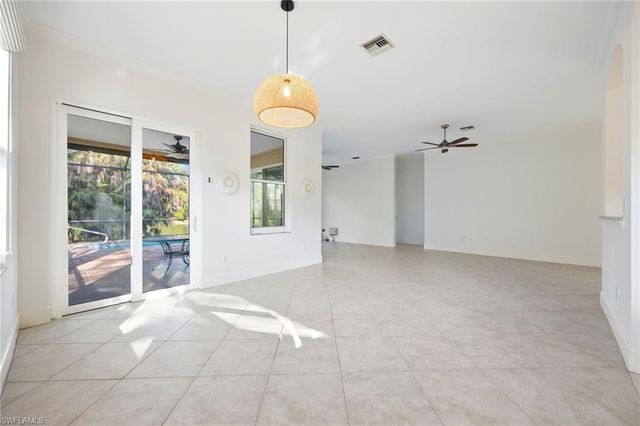 982 Fountain RUN, Naples, FL 34119