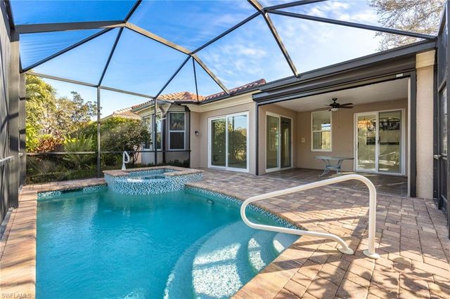 982 Fountain RUN, Naples, FL 34119