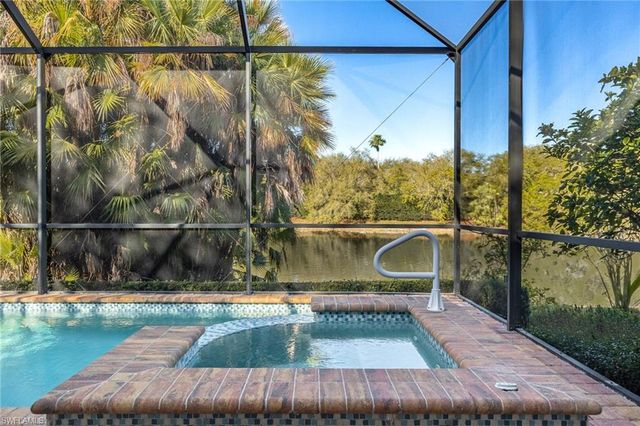 982 Fountain RUN, Naples, FL 34119