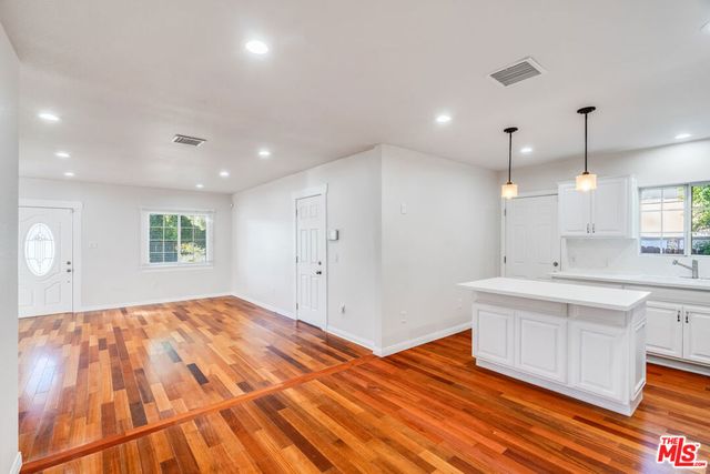 14043 Calvert Street, Van Nuys, CA 91401