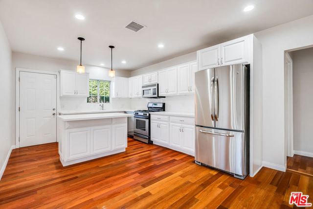 14043 Calvert Street, Van Nuys, CA 91401