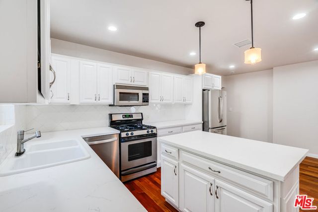 14043 Calvert Street, Van Nuys, CA 91401