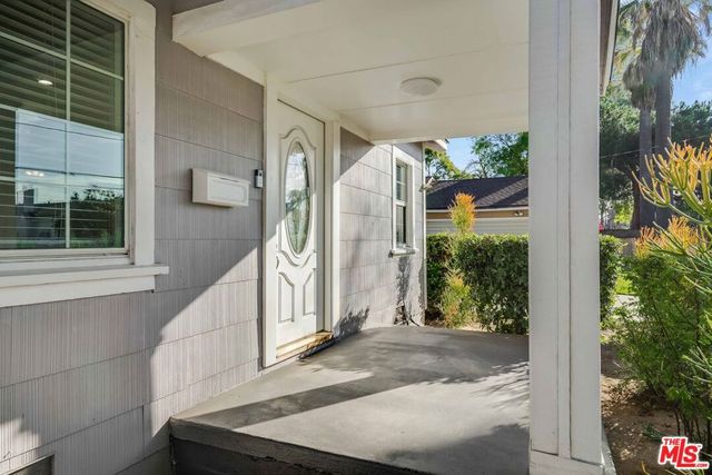 14043 Calvert Street, Van Nuys, CA 91401