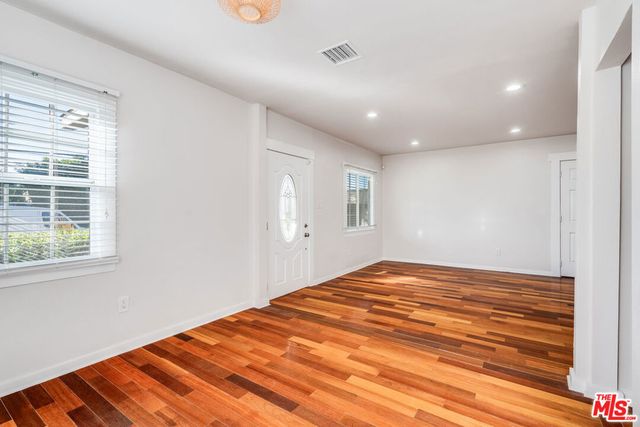 14043 Calvert Street, Van Nuys, CA 91401