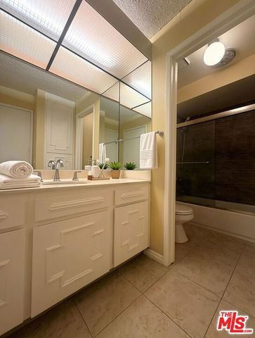 805 Temple Terrace 202, Los Angeles, CA 90042