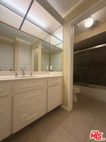 805 Temple Terrace 202, Los Angeles, CA 90042