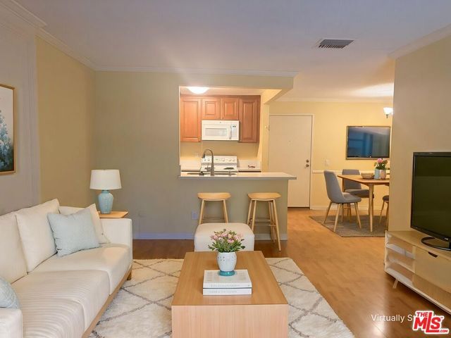 805 Temple Terrace 202, Los Angeles, CA 90042