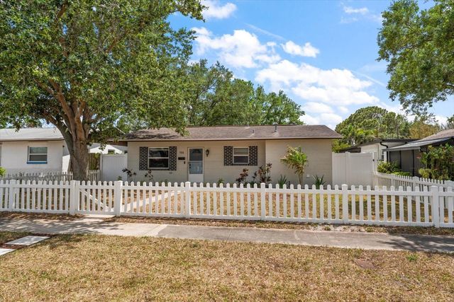 766 90TH AVENUE N, St Petersburg, FL 33702