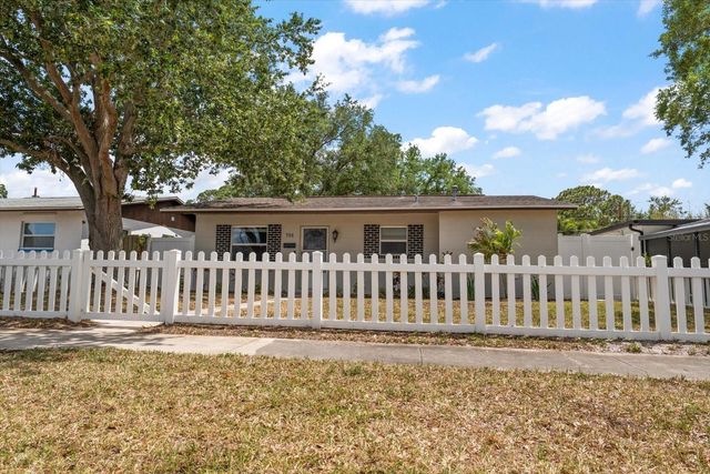 766 90TH AVENUE N, St Petersburg, FL 33702