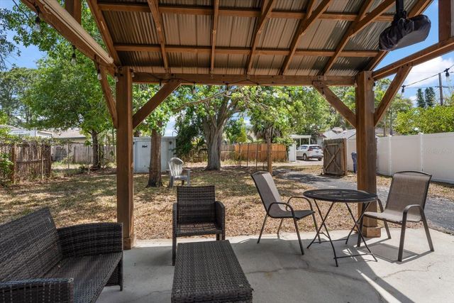 766 90TH AVENUE N, St Petersburg, FL 33702