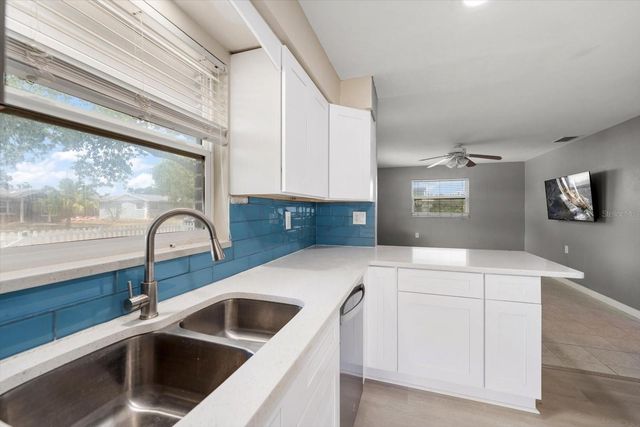 766 90TH AVENUE N, St Petersburg, FL 33702