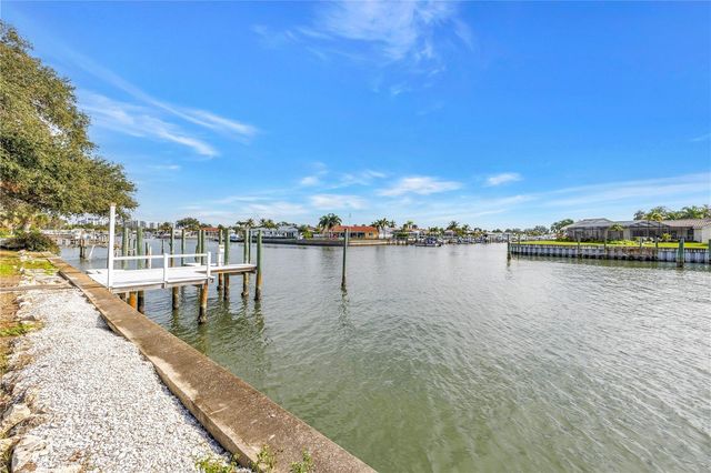 4114 42ND AVENUE S, St Petersburg, FL 33711