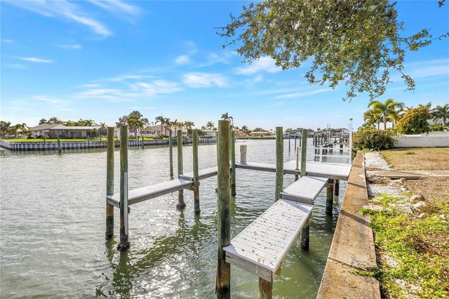 4114 42ND AVENUE S, St Petersburg, FL 33711