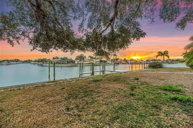 4114 42ND AVENUE S, St Petersburg, FL 33711