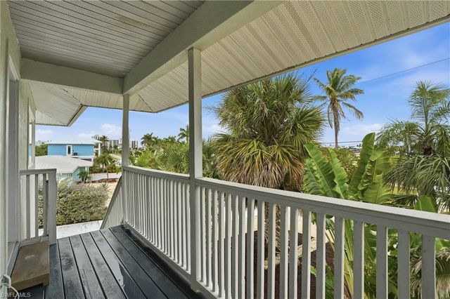 48 Fairview BLVD, Fort Myers Beach, FL 33931