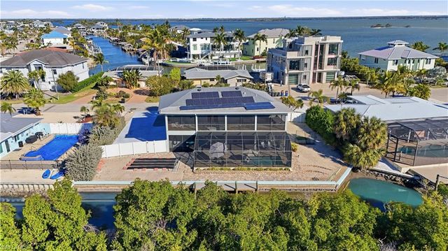 48 Fairview BLVD, Fort Myers Beach, FL 33931