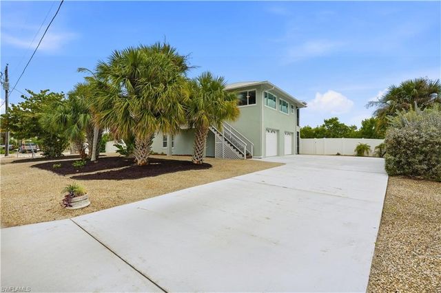 48 Fairview BLVD, Fort Myers Beach, FL 33931