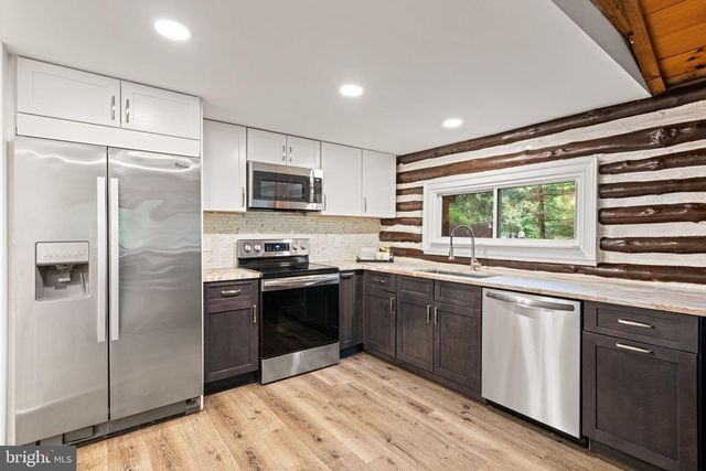 8331 HAIRE ST, Manassas, VA 20112