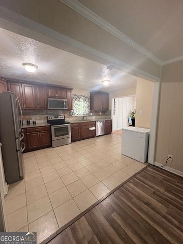 1148 Mannbrook Drive, Stone Mountain, GA 30083