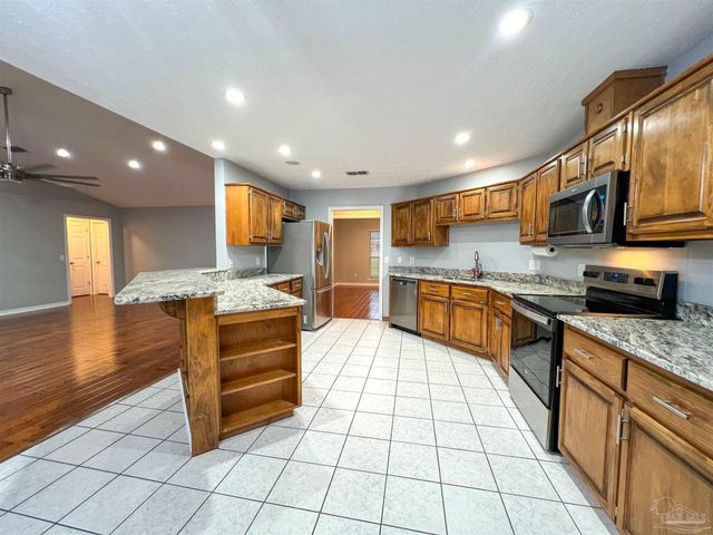 7342 Wymart Rd, Pensacola, FL 32526