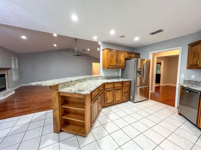 7342 Wymart Rd, Pensacola, FL 32526