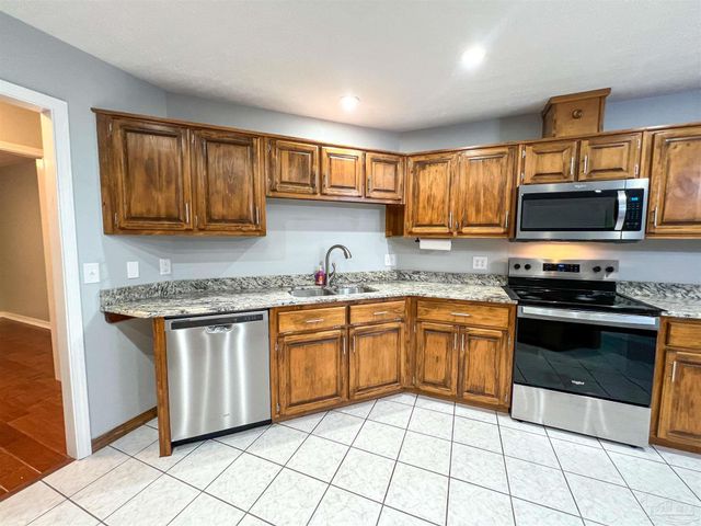 7342 Wymart Rd, Pensacola, FL 32526