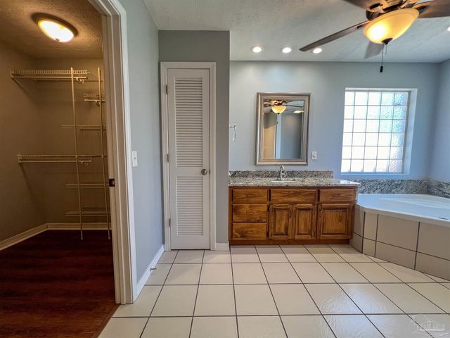 7342 Wymart Rd, Pensacola, FL 32526