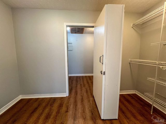 7342 Wymart Rd, Pensacola, FL 32526