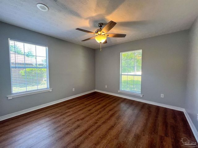 7342 Wymart Rd, Pensacola, FL 32526