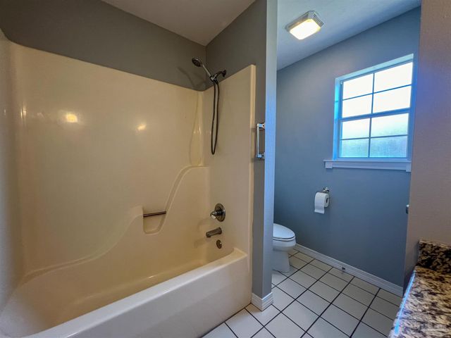 7342 Wymart Rd, Pensacola, FL 32526