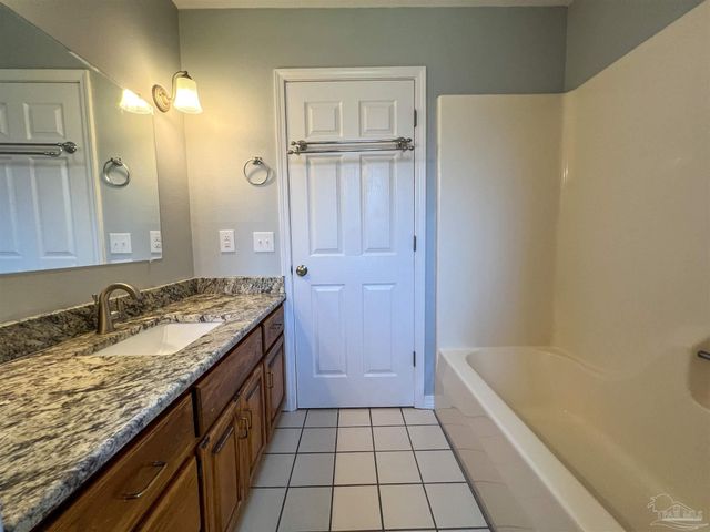 7342 Wymart Rd, Pensacola, FL 32526