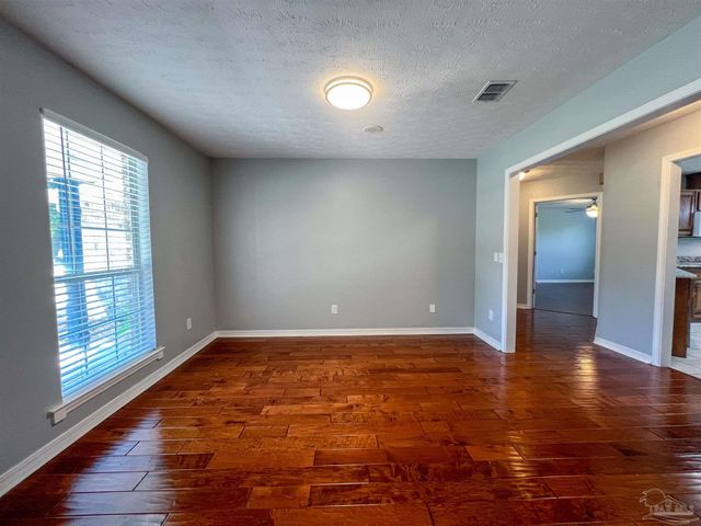 7342 Wymart Rd, Pensacola, FL 32526