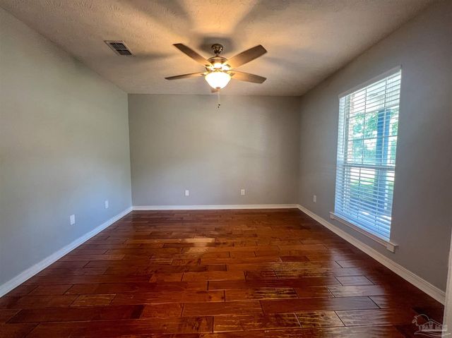 7342 Wymart Rd, Pensacola, FL 32526