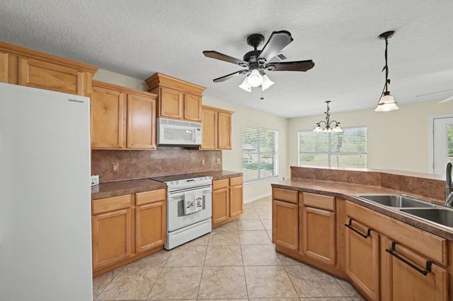 15 Lakeside, Trinity, TX 75862