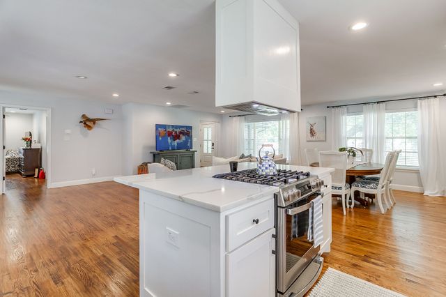 10023 Shadyview Drive, Dallas, TX 75238