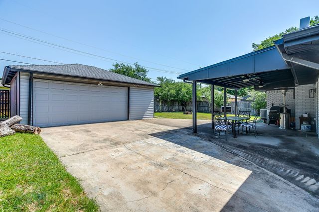 10023 Shadyview Drive, Dallas, TX 75238