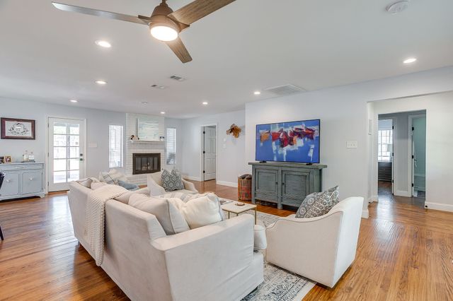 10023 Shadyview Drive, Dallas, TX 75238