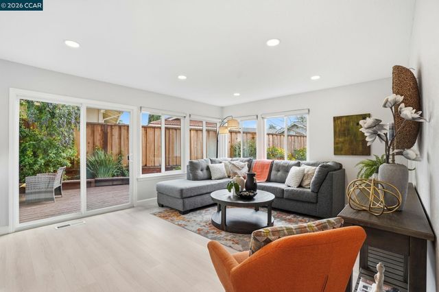 5537 Pamplona Ct, Concord, CA 94521