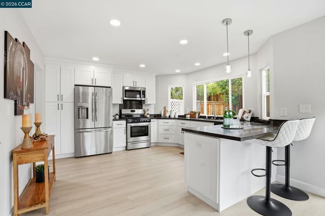 5537 Pamplona Ct, Concord, CA 94521