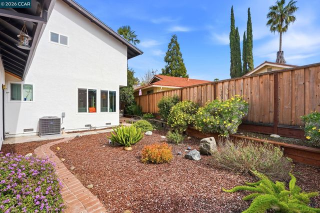 5537 Pamplona Ct, Concord, CA 94521