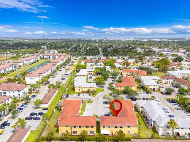 810 NE 212th Ter 2, Miami, FL 33179