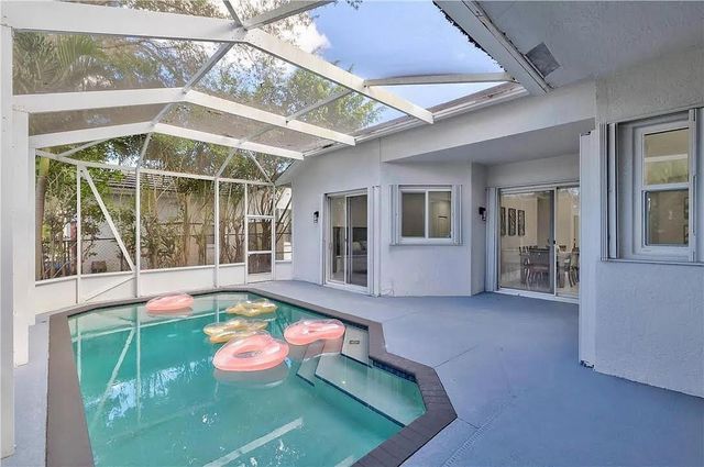 5989 NW 74th Street, Parkland, FL 33067