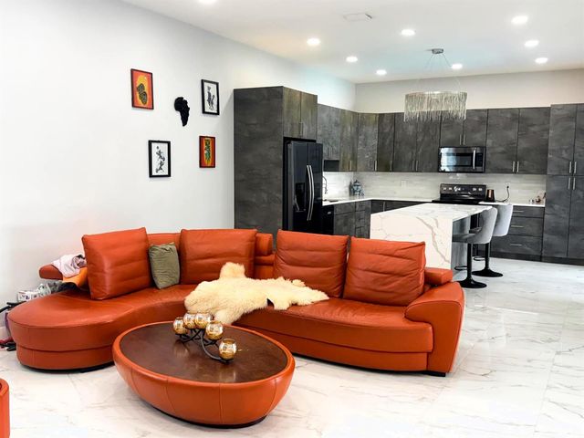 5989 NW 74th Street, Parkland, FL 33067